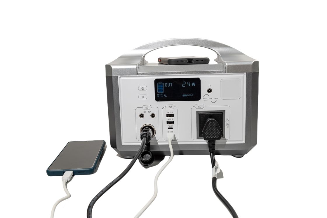 IP65 Taşınabilir Güç kaynağı Hayat PO4 600WH Pil Çıkış Gücü 1200W'a Kadar Kamp / Ev Kullanımı için Güneş Enerjisi Jeneratörü